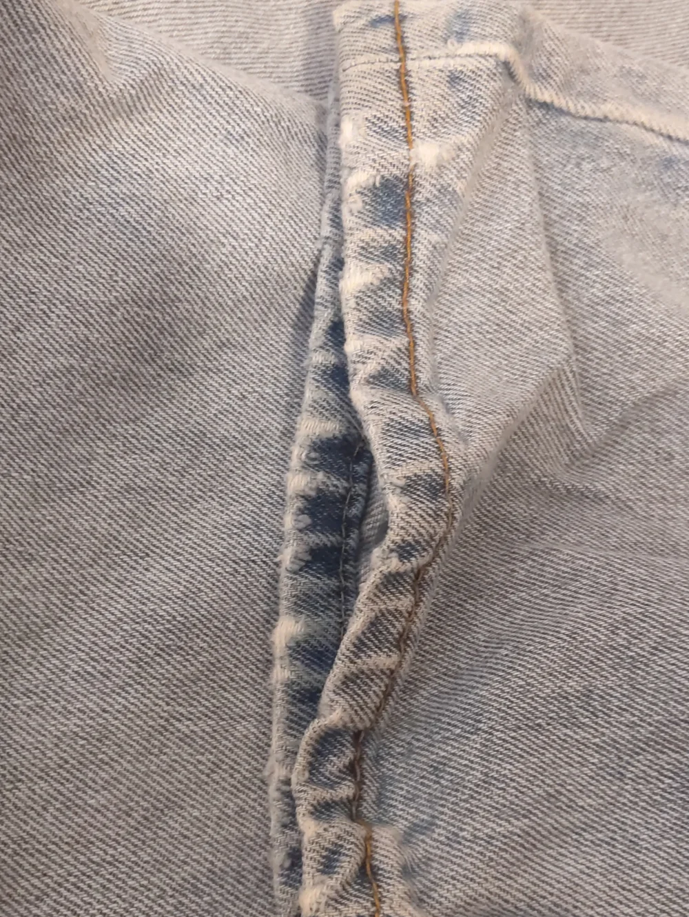 Levis 505 Mens Jeans Fits 35x29 (36x30 Tag) Regular Fit Distressed